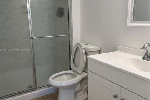 Condo in North Miami Beach, Florida, 2 bedrooms  № 1763861 - photo 7