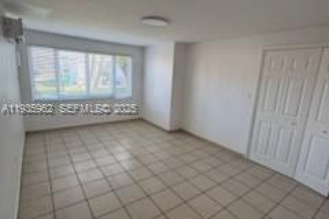 House in Miami, Florida 3 bedrooms, 88.26 sq.m. № 1994072 - photo 7