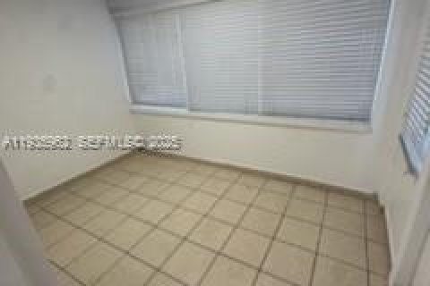 House in Miami, Florida 3 bedrooms, 88.26 sq.m. № 1994072 - photo 16