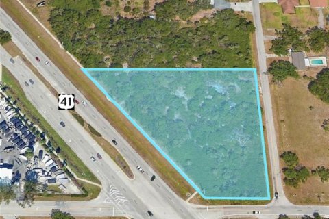 Land in North Fort Myers, Florida № 1908438 - photo 2
