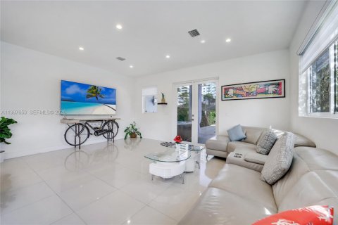 Купить таунхаус в Майами, Флорида 3 спальни, 214.79м2, № 2049094 - фото 7