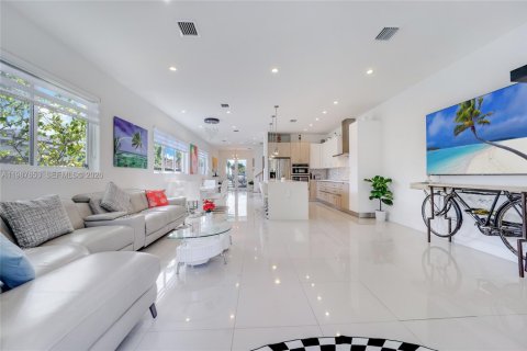 Купить таунхаус в Майами, Флорида 3 спальни, 214.79м2, № 2049094 - фото 10