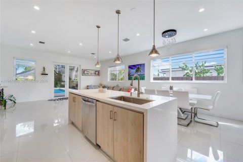 Купить таунхаус в Майами, Флорида 3 спальни, 214.79м2, № 2049094 - фото 8