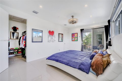 Купить таунхаус в Майами, Флорида 3 спальни, 214.79м2, № 2049094 - фото 16