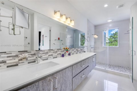 Купить таунхаус в Майами, Флорида 3 спальни, 214.79м2, № 2049094 - фото 17