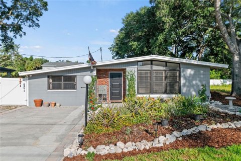Casa en alquiler en Tampa, Florida, 3 dormitorios, 137.03 m2 № 1826625 - foto 1