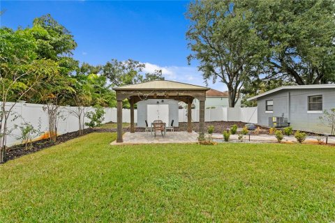 House in Tampa, Florida 3 bedrooms, 137.03 sq.m. № 1826625 - photo 23