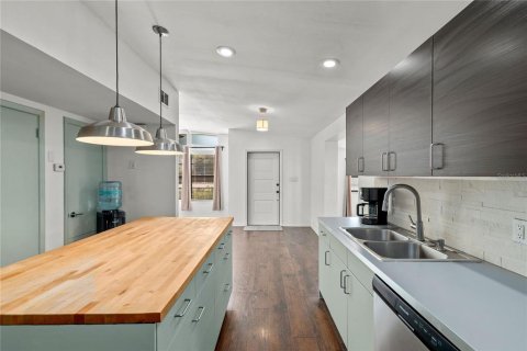Casa en alquiler en Tampa, Florida, 3 dormitorios, 137.03 m2 № 1826625 - foto 2