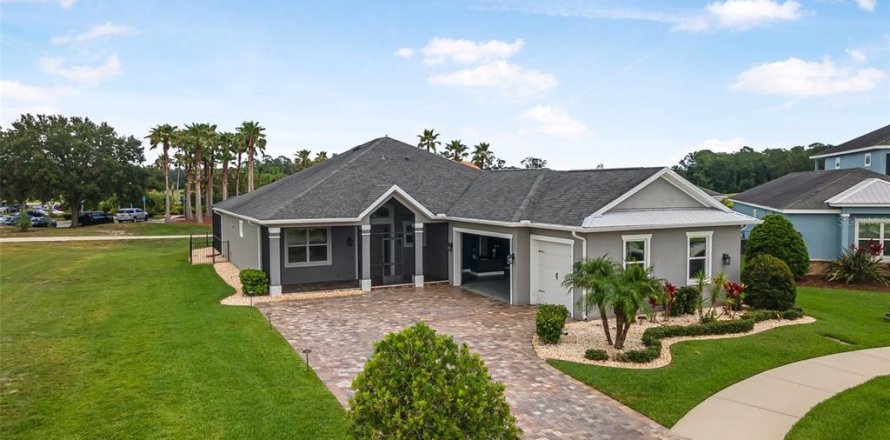 House in New Smyrna Beach, Florida 3 bedrooms, 188.96 sq.m. № 1762069