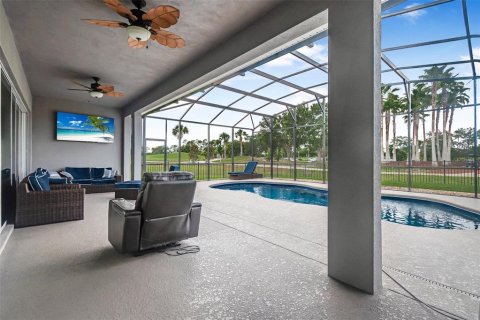 House in New Smyrna Beach, Florida 3 bedrooms, 188.96 sq.m. № 1762069 - photo 12