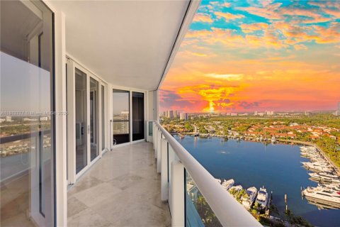 Copropriété à vendre à Aventura, Floride: 2 chambres, 139.82 m2 № 1960791 - photo 11