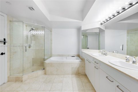 Copropriété à vendre à Aventura, Floride: 2 chambres, 139.82 m2 № 1960791 - photo 25