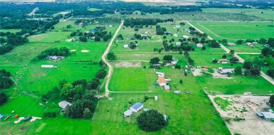 Terreno en Auburndale, Florida № 213391