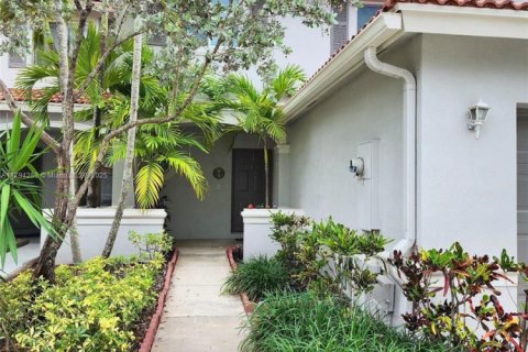 House in Riviera Beach, Florida 3 bedrooms, 145.95 sq.m. № 1746162 - photo 2