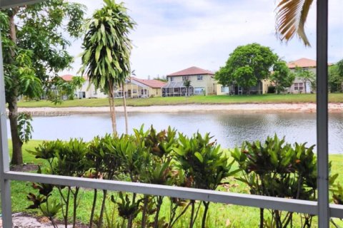 House in Riviera Beach, Florida 3 bedrooms, 145.95 sq.m. № 1746162 - photo 16