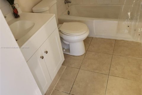Condo in Pompano Beach, Florida, 2 bedrooms  № 1796420 - photo 3