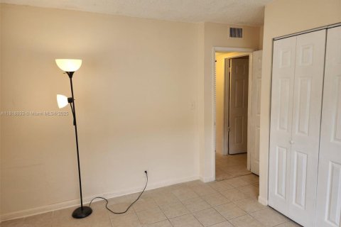 Condo in Pompano Beach, Florida, 2 bedrooms  № 1796420 - photo 10