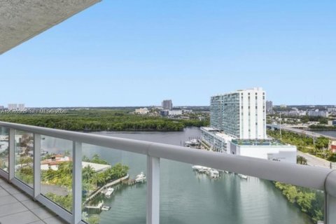 Condo in Sunny Isles Beach, Florida, 3 bedrooms  № 2087300 - photo 24