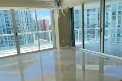 Condo in Sunny Isles Beach, Florida, 3 bedrooms  № 2087300 - photo 15