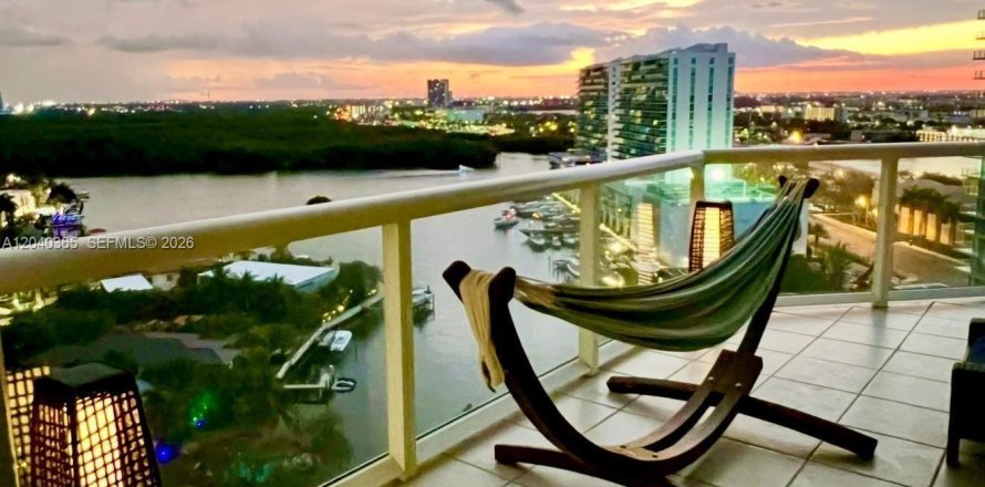 Condo in Sunny Isles Beach, Florida, 3 bedrooms  № 2087300