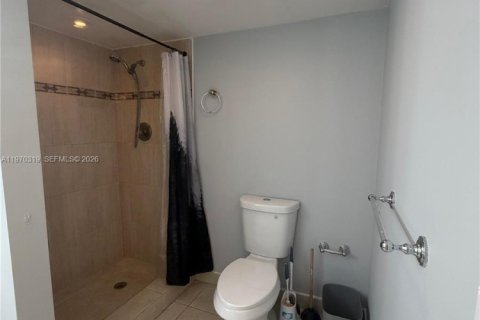 Condo in Sunny Isles Beach, Florida, 2 bedrooms  № 2040774 - photo 22