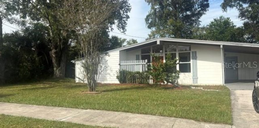House in Tampa, Florida 3 bedrooms, 136.01 sq.m. № 2391351