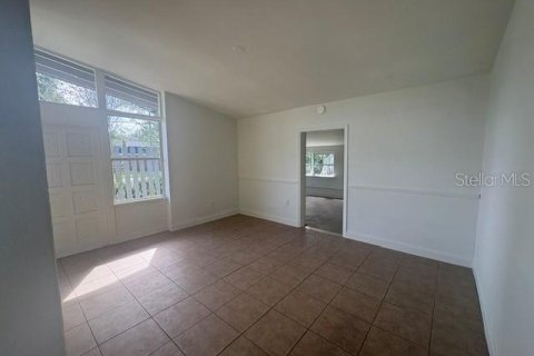 House in Tampa, Florida 3 bedrooms, 136.01 sq.m. № 2391351 - photo 4