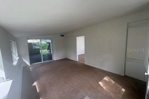 House in Tampa, Florida 3 bedrooms, 136.01 sq.m. № 2391351 - photo 6