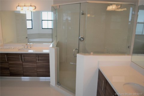 Villa ou maison à louer à Doral, Floride: 4 chambres, 267.37 m2 № 1977356 - photo 24