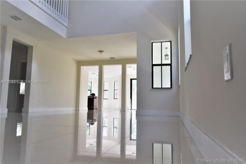 Villa ou maison à louer à Doral, Floride: 4 chambres, 267.37 m2 № 1977356 - photo 4
