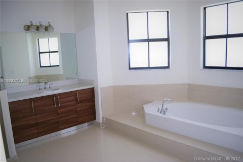 Villa ou maison à louer à Doral, Floride: 4 chambres, 267.37 m2 № 1977356 - photo 25