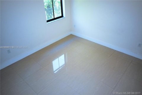 Villa ou maison à louer à Doral, Floride: 4 chambres, 267.37 m2 № 1977356 - photo 13