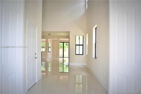 Villa ou maison à louer à Doral, Floride: 4 chambres, 267.37 m2 № 1977356 - photo 3