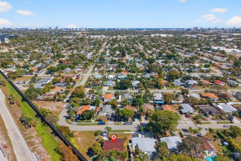 House in Oakland Park, Florida 3 bedrooms, 142.05 sq.m. № 2041455 - photo 21