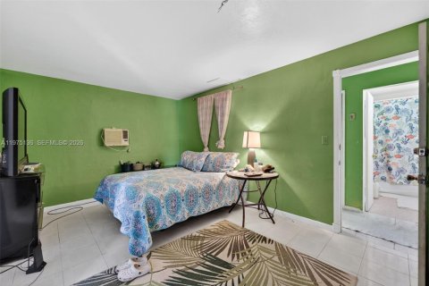 House in Oakland Park, Florida 3 bedrooms, 142.05 sq.m. № 2041455 - photo 9