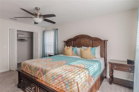 House in Davenport, Florida 6 bedrooms, 305.74 sq.m. № 2102536 - photo 20