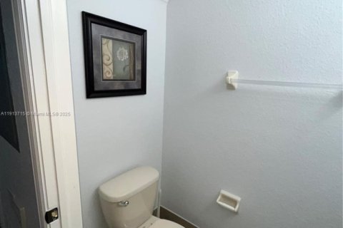 Touwnhouse à louer à Miramar, Floride: 3 chambres, 139.82 m2 № 1968930 - photo 11