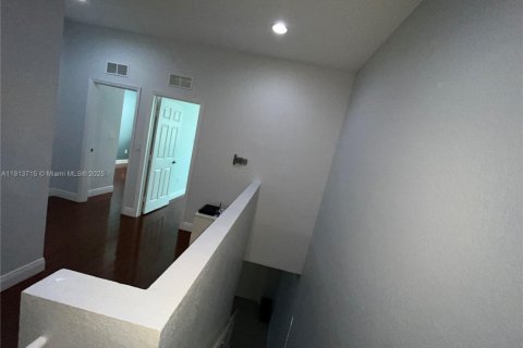 Touwnhouse à louer à Miramar, Floride: 3 chambres, 139.82 m2 № 1968930 - photo 13