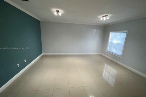 Touwnhouse à louer à Miramar, Floride: 3 chambres, 139.82 m2 № 1968930 - photo 6