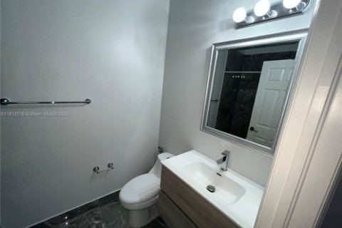 Touwnhouse à louer à Miramar, Floride: 3 chambres, 139.82 m2 № 1968930 - photo 15