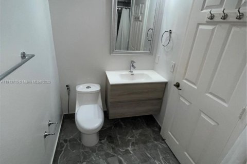 Touwnhouse à louer à Miramar, Floride: 3 chambres, 139.82 m2 № 1968930 - photo 17