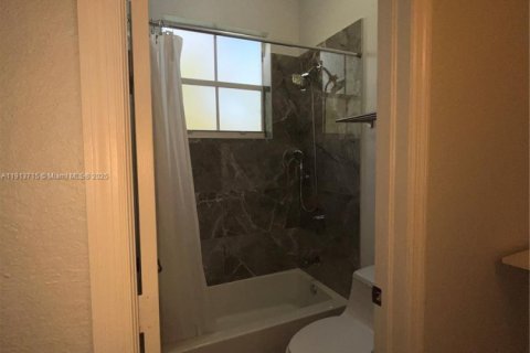 Touwnhouse à louer à Miramar, Floride: 3 chambres, 139.82 m2 № 1968930 - photo 24