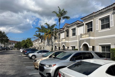 Touwnhouse à louer à Miramar, Floride: 3 chambres, 139.82 m2 № 1968930 - photo 2