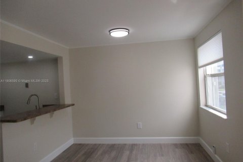 Купить кондоминиум в Майами, Флорида 2 спальни, 92.9м2, № 2047714 - фото 5