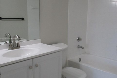 Купить кондоминиум в Майами, Флорида 2 спальни, 92.9м2, № 2047714 - фото 10