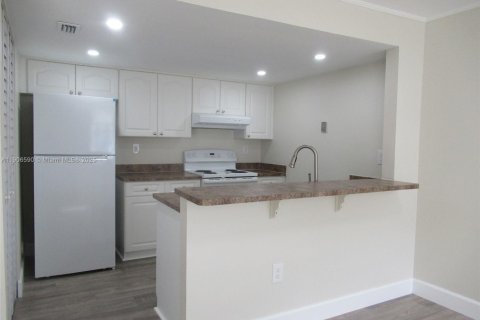 Купить кондоминиум в Майами, Флорида 2 спальни, 92.9м2, № 2047714 - фото 3