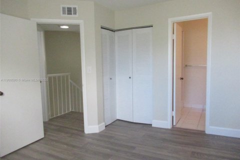 Купить кондоминиум в Майами, Флорида 2 спальни, 92.9м2, № 2047714 - фото 11