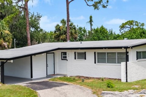 Casa en Port Charlotte, Florida 3 dormitorios, 121.52 m2 № 2318793