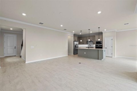 House in Orlando, Florida 5 bedrooms, 216.46 sq.m. № 1736394 - photo 5