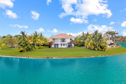 Купить виллу или дом в Катлер-Бей, Флорида 5 спален, 366.5м2, № 1713241 - фото 4